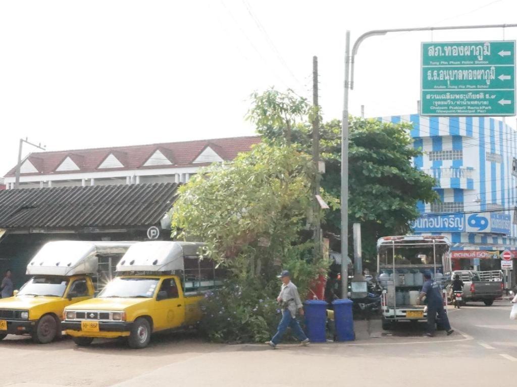 Thongphaphum Place Exterior photo