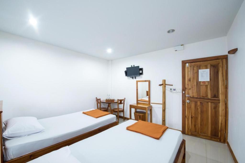 Thongphaphum Place Exterior photo