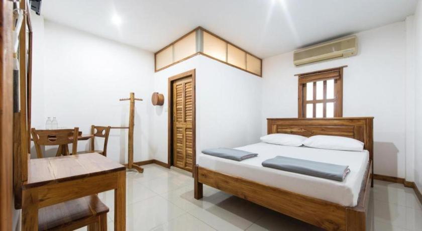 Thongphaphum Place Exterior photo